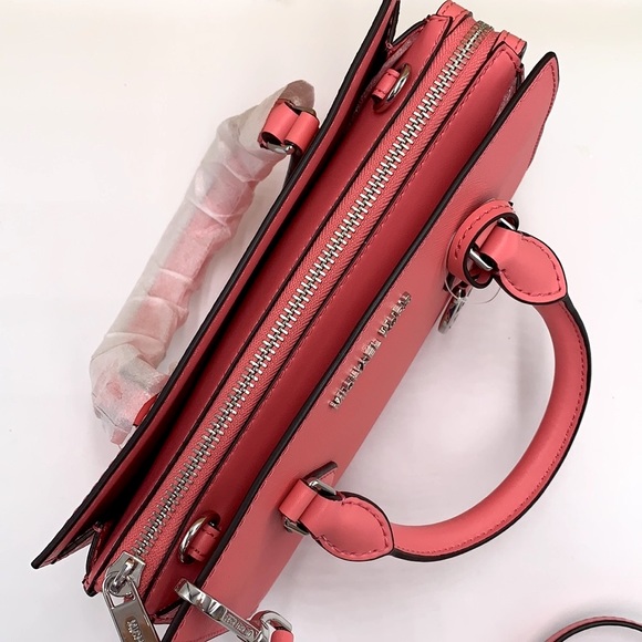 MICHAEL KORS SHEILA SMALL CENTER ZIP SATCHEL/ CROSSBODY TEA ROSE COLOR - Picture 10 of 16